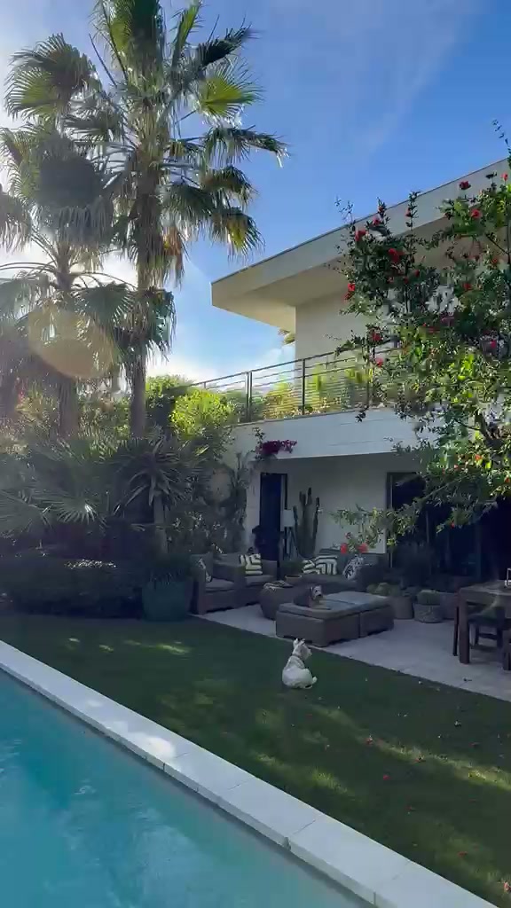 Villa contemporaine Lysbois &mdash; fa&ccedil;ade enduit et piscine